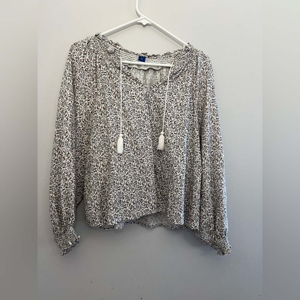 Old Navy Monochrome Floral Blouse
